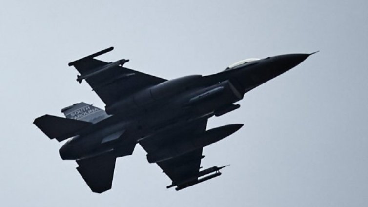 Две жертви при сблъсък между изтребител F-16 и самолет в САЩ