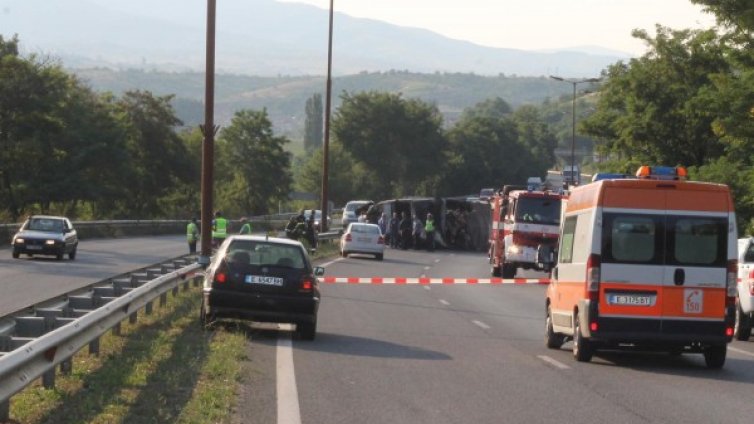 Три жертви на пътищата за денонощие