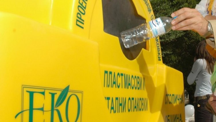 Бургас с 1200 биоконтейнера до края на лятото