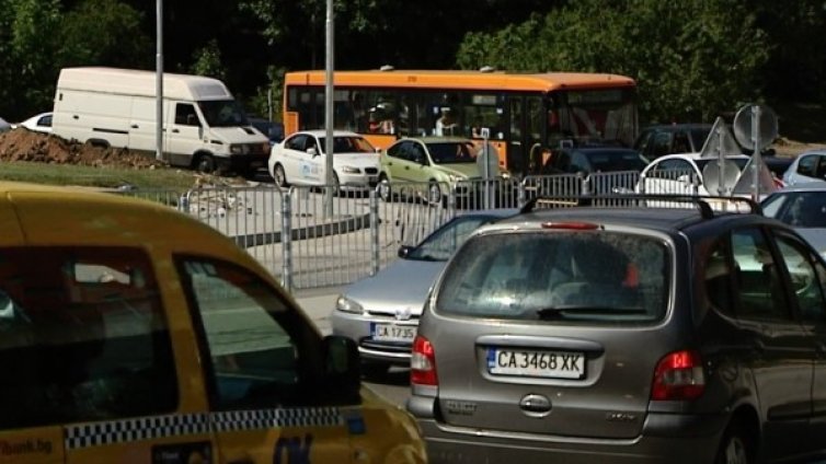 Трафик шоу по столичния бул. "Александър Малинов"