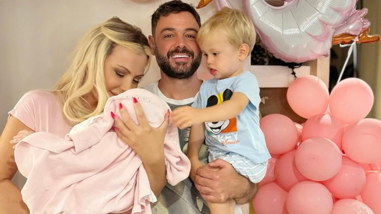 Фолкпевицата Камелия стана майка и на момиче