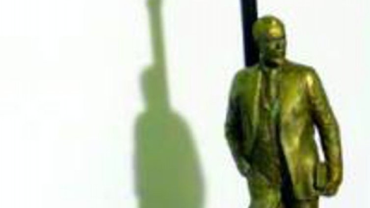 Алеко, но без Бай Ганьо, а с книга в ръка