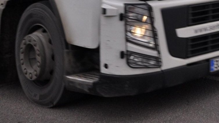 Жегите спряха тировете