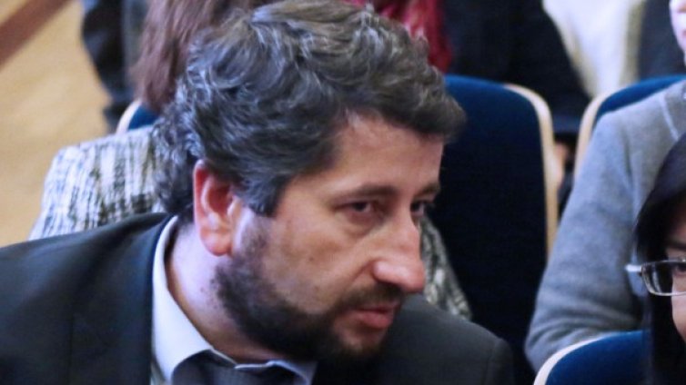 С оставка в джоба: Тръгвам, ако няма шанс за реформа