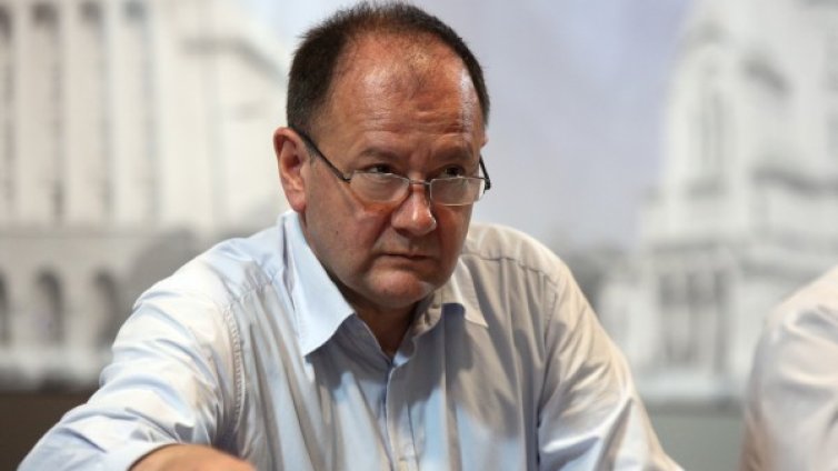 Миков се закани: Ще следим кабинета за демографската криза