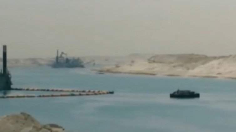 Египет завърши изграждането на новия Суецки канал