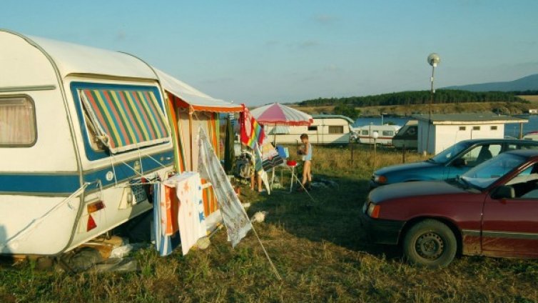 Държавата на лов за незаконно къмпингуващи по морето