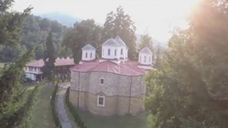 Монах за един ден. Къде? В Лопушанския манастир