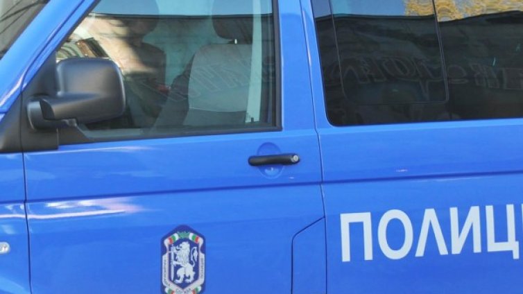 Откриха простреляни мъж и жена във варненско село