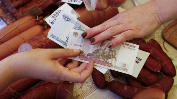 Средната класа в Русия отива на дъното