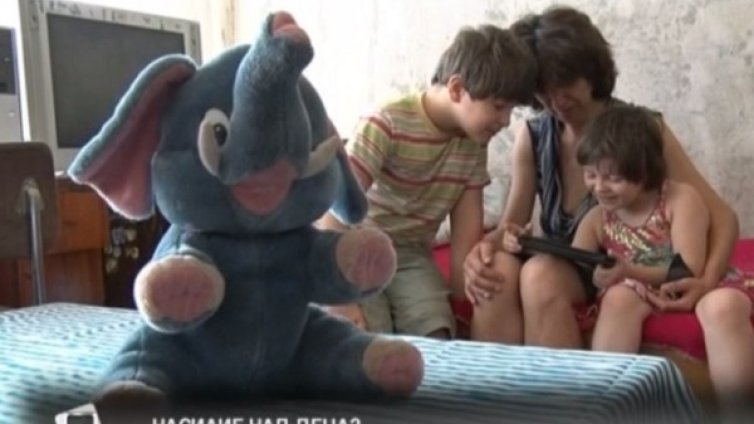 От трън, та на глог: Насилие в приемно семейство