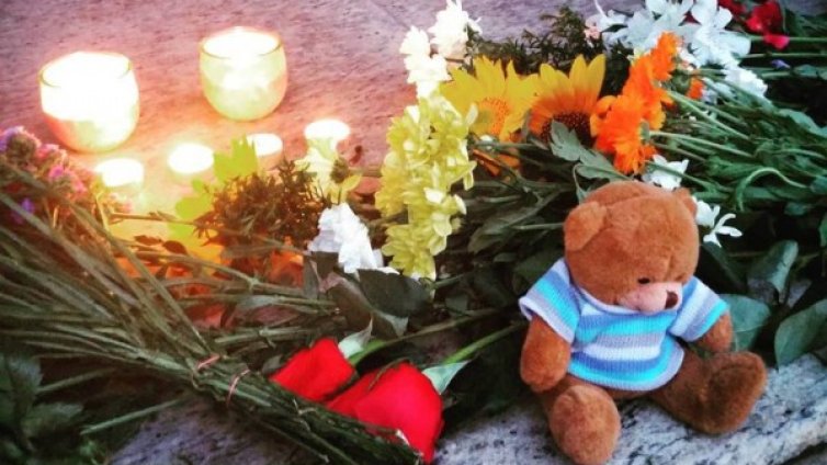 Цветя пред президентството &ndash; в памет на Филип