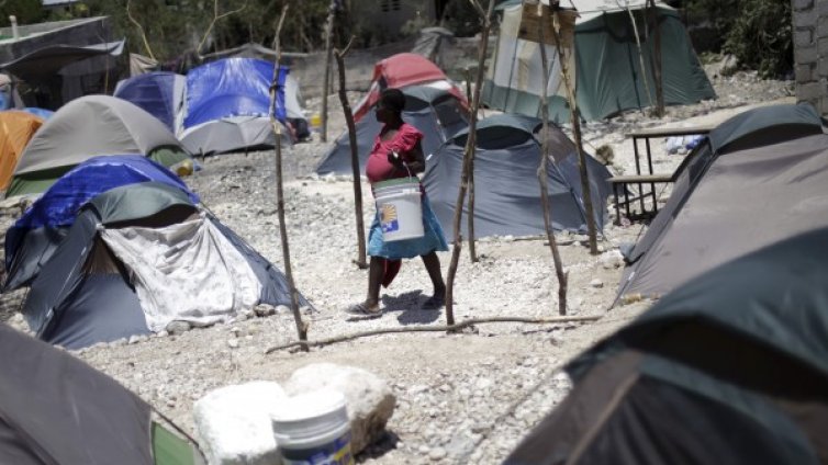 Гърция дава 1 млн. евро да строи бежански лагер