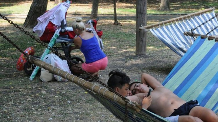 Жегата се върна &ndash; градусите скачат до 36&deg;С