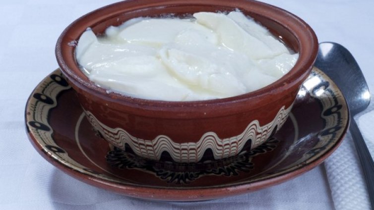 Вече и мляко в училища и забавачки