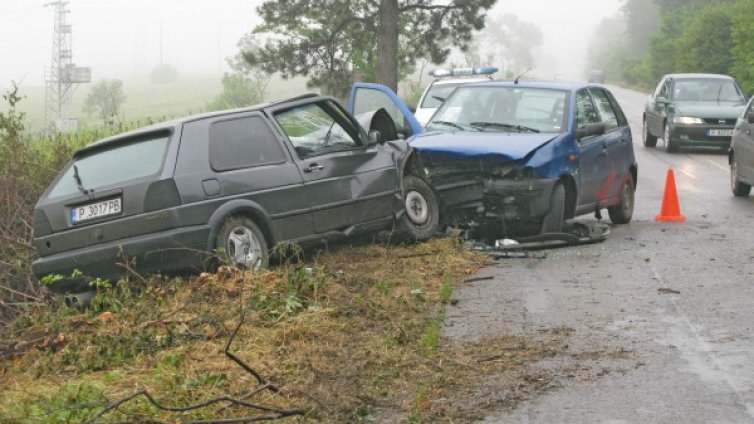 Пътни полицаи влизат в трафика &ndash; дебнат джигити