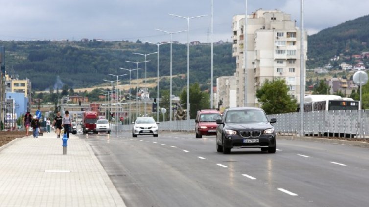 Пуснаха движението по новия пробив на "Ал. Малинов"