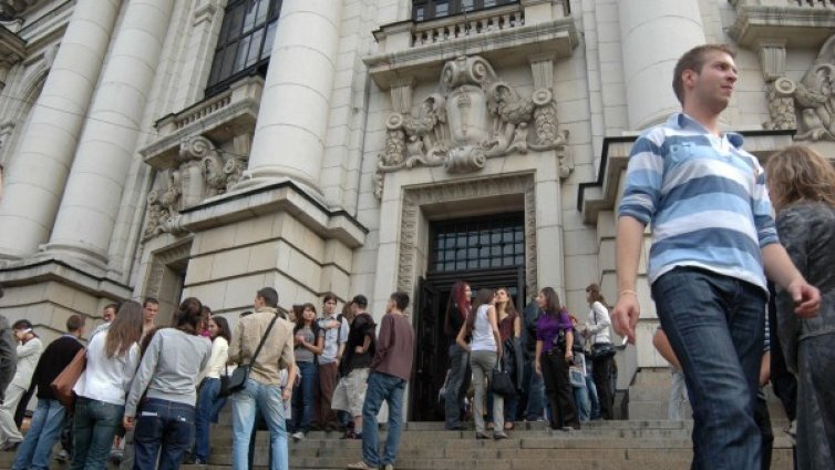 СУ не успя да запълни бройките &ndash; пуска четвърто класиране