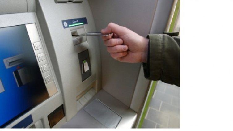 Точат банковите карти на чужденците по морето