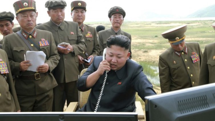 Ким Чен Ун уволни ръководни кадри в управлението на страната