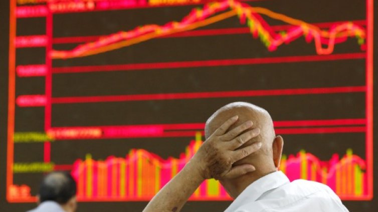 Китай бори кризата с... арести