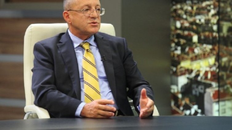 Бежанците да не бягат, а да хванат пушките!