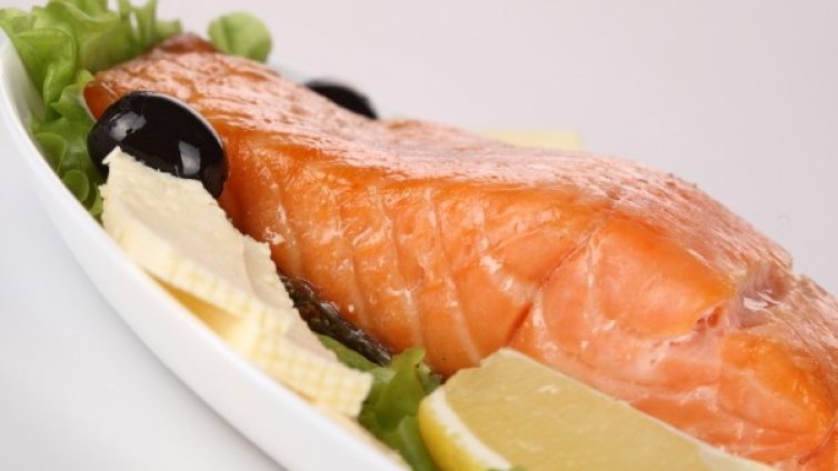 Рецептата Dnes: Печена сьомга с аспержи 