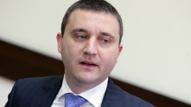 Бежанската вълна натоварва бюджета, призна Горанов