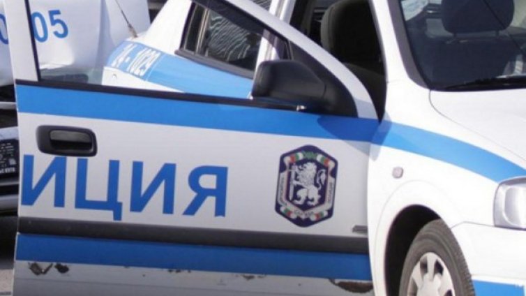 Мъж счупи прозорец на посолството на Швейцария в София