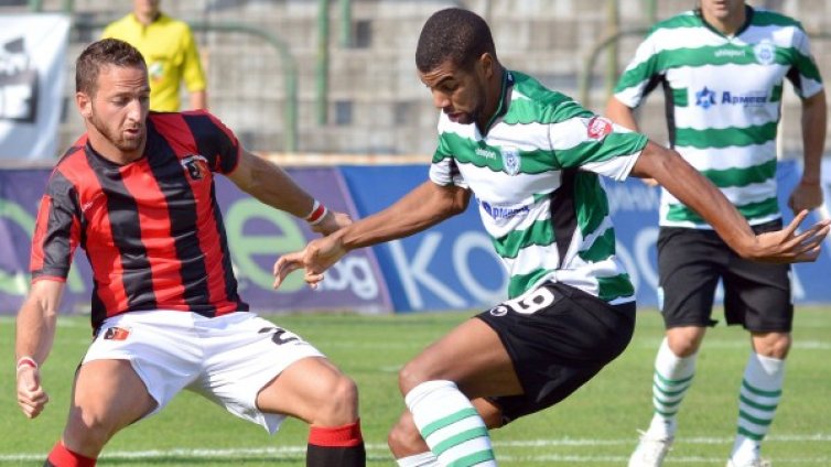 &rdquo;Моряците&rdquo; потопиха смърфовете във Варна