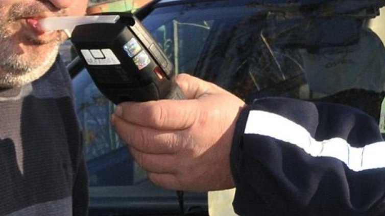 Спипаха шофьор, подкарал кола с 3,33 промила алкохол