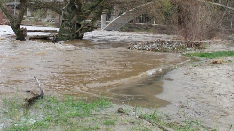 Труп на 13-годишно момче е открит в река Чепинска