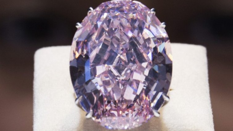 Лекари отстраниха оперативно ... диамант