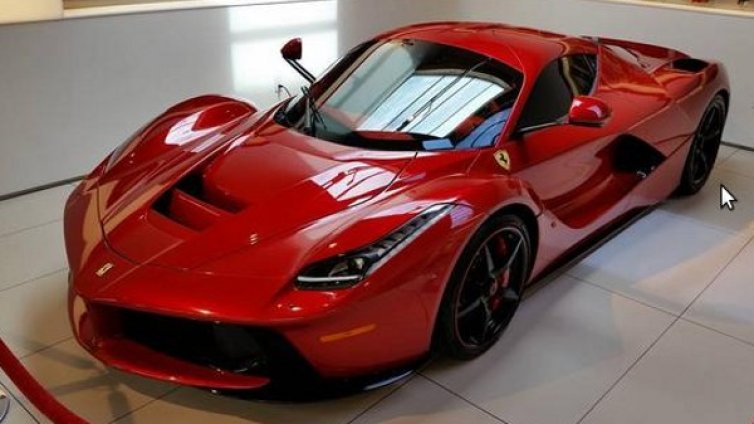 Хамилтън &ndash; шампионът с Мерцедес, подкара... Ferrari