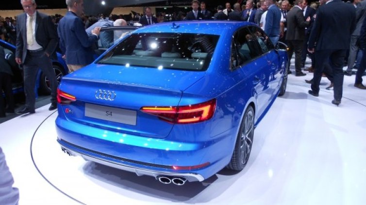 Audi S4 пристигна с колосалните 354 к.с.