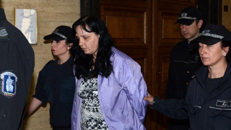 Акушерката Емилия Ковачева искала на свобода