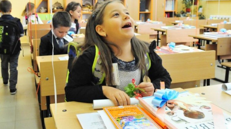 Без бележник до 3 клас: Няма да пишат оценки  