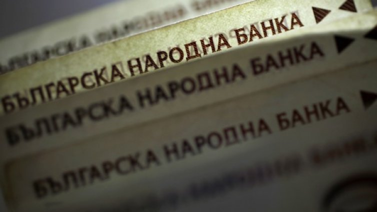 Баба от Приморско "капарира" климатици с 10 000 лв. 