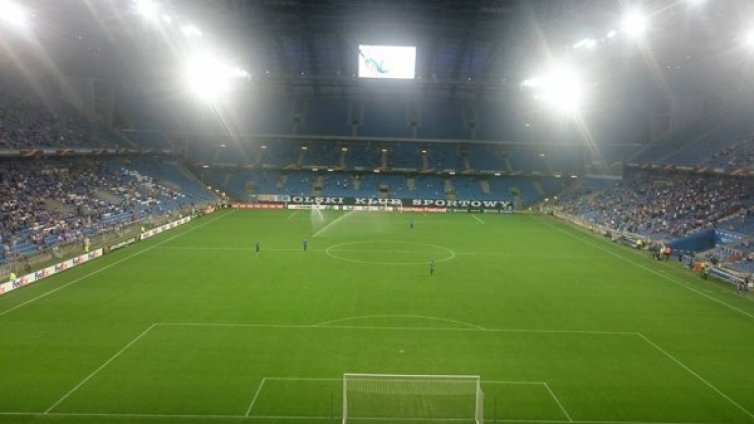 Полски фенове бойкотираха Лига Европа заради бежанците