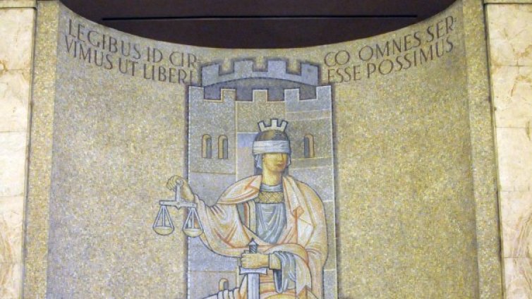 2 г. затвор отнесе рецидивист, измамил 79 души