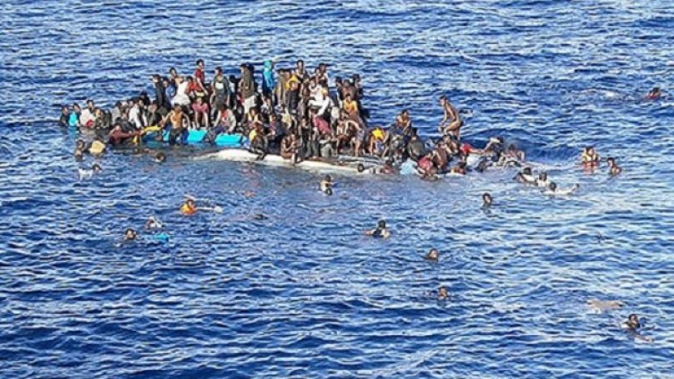 Гръцките власти издирват 26 мигранти край Лесбос