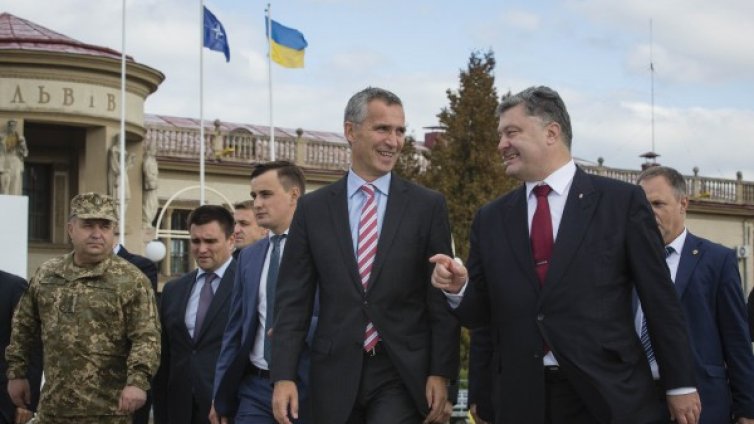 Столтенберг: Русия въоръжава сепаратистите!