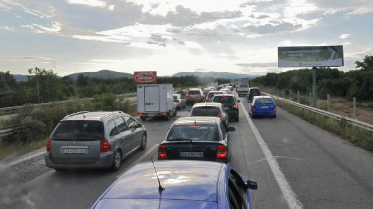 Голямото завръщане: 400 000 потеглят на път 