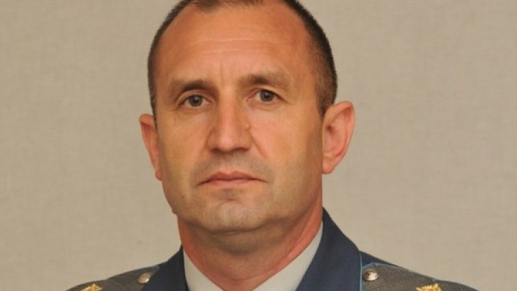 Шефът на ВВС хвърли оставка