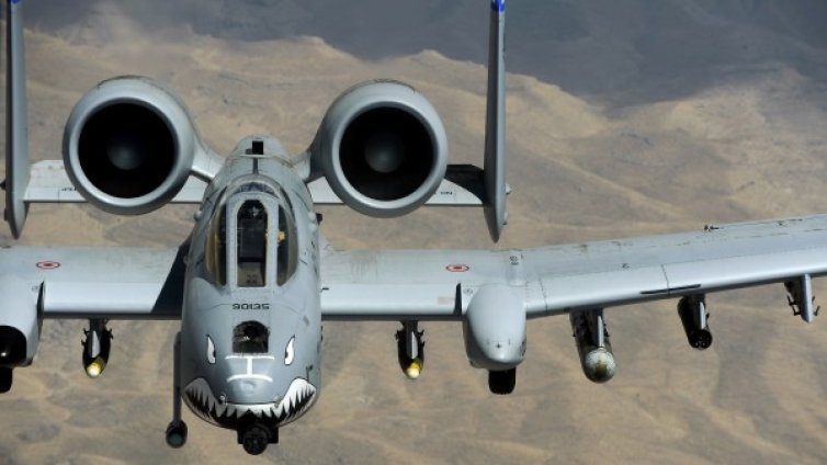 Талибаните обявиха, че са свалили US военен самолет