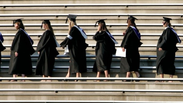 Родните студенти &ndash; неграмотни и без обща култура