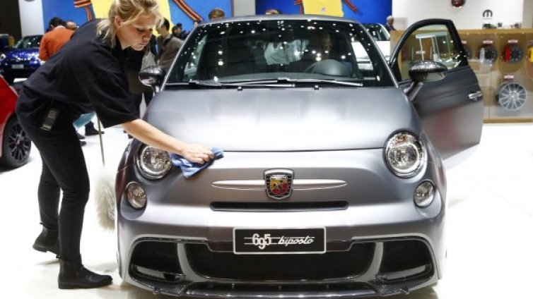 С дебели бонуси Fiat краде клиенти на Volkswagen