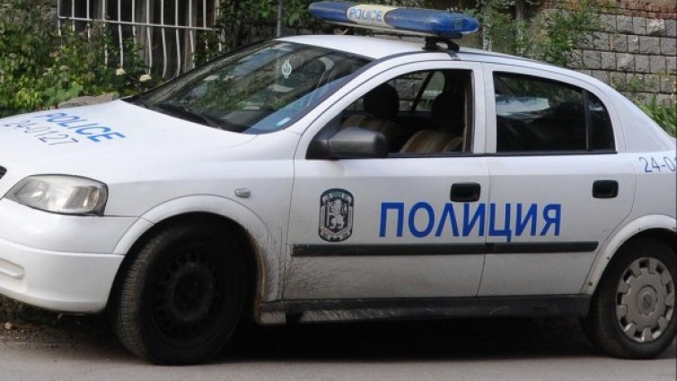 Белезници за 16-годишен, държал метаамфетамин