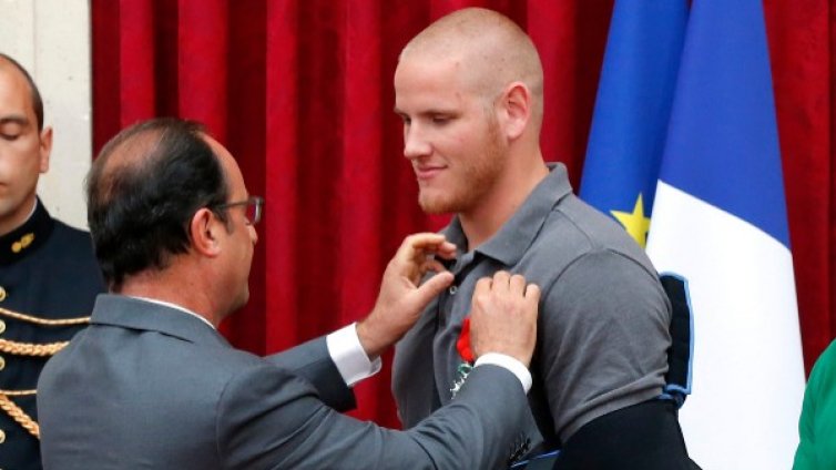 Единият от героите от влака "Талис" е намушкан с нож в Калифорния