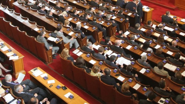 Мераклия за кмет седна в стола на Манолова